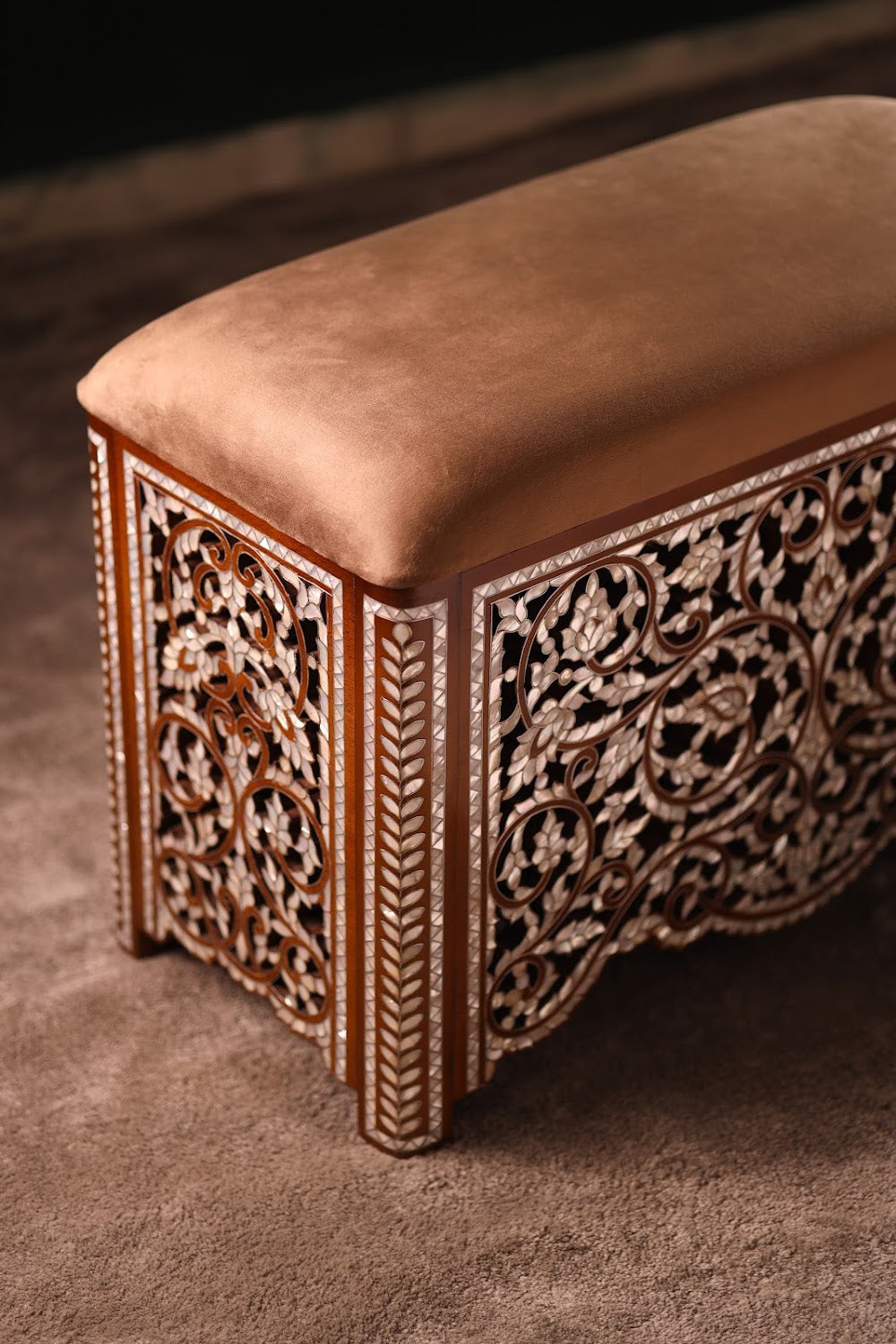 Sultana Collection Bench