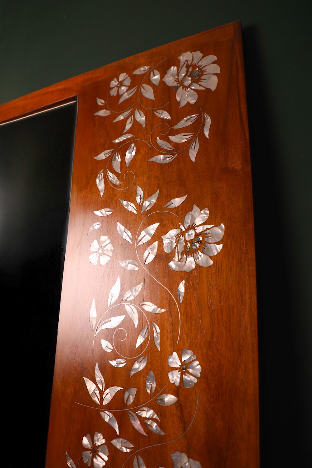 Zahra Collection Standing mirror