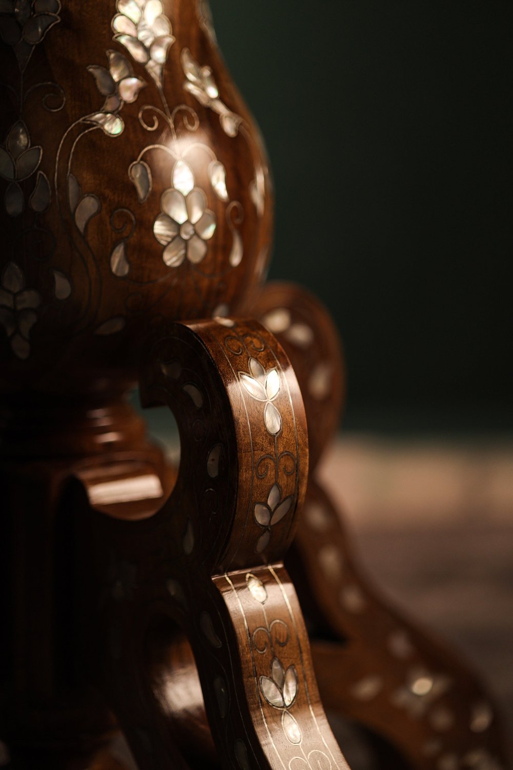 Handmade Middle Table for Living Room  Inlaid with Mother of Pearls