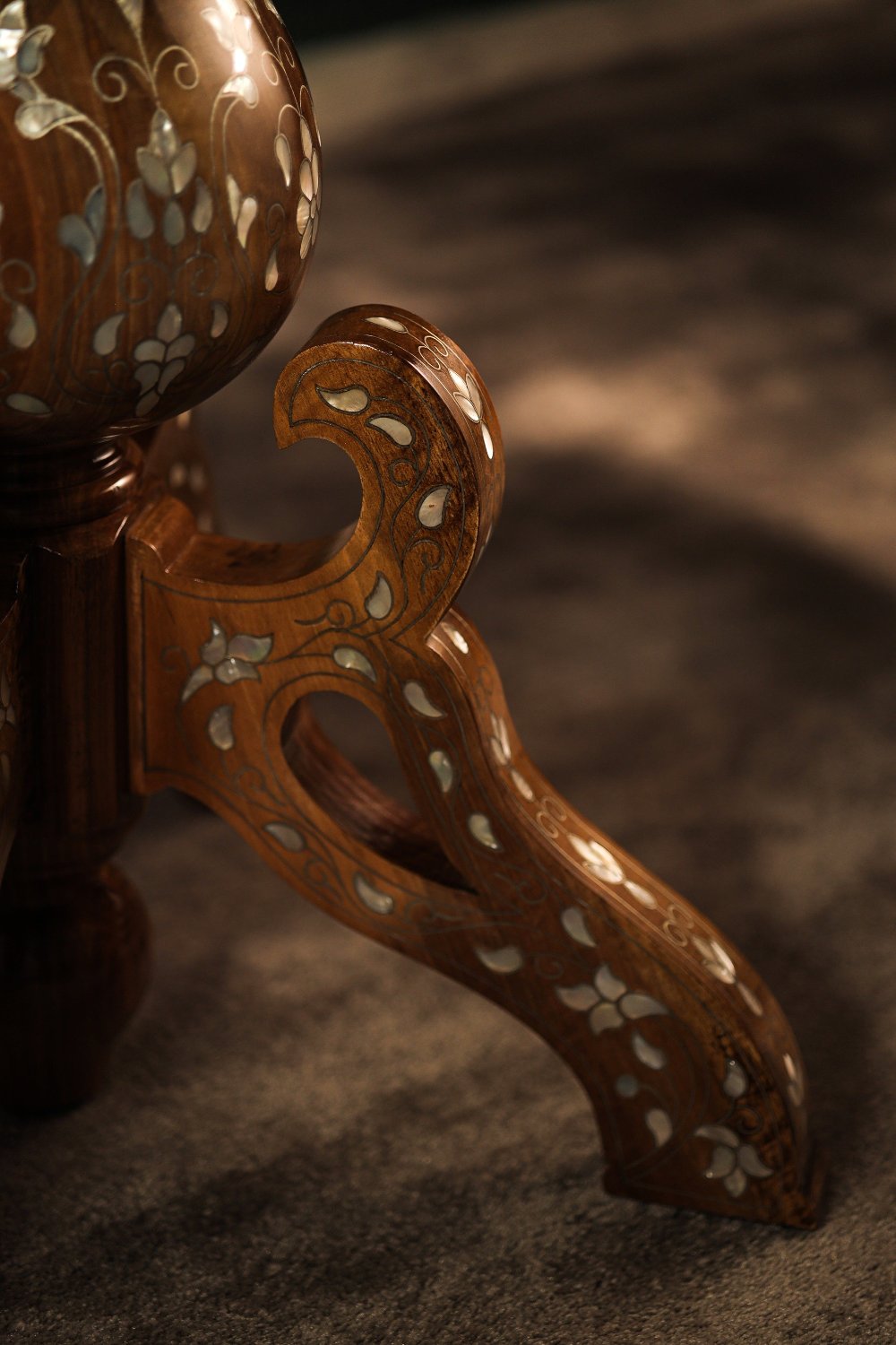 Handmade Middle Table for Living Room  Inlaid with Mother of Pearls - T015