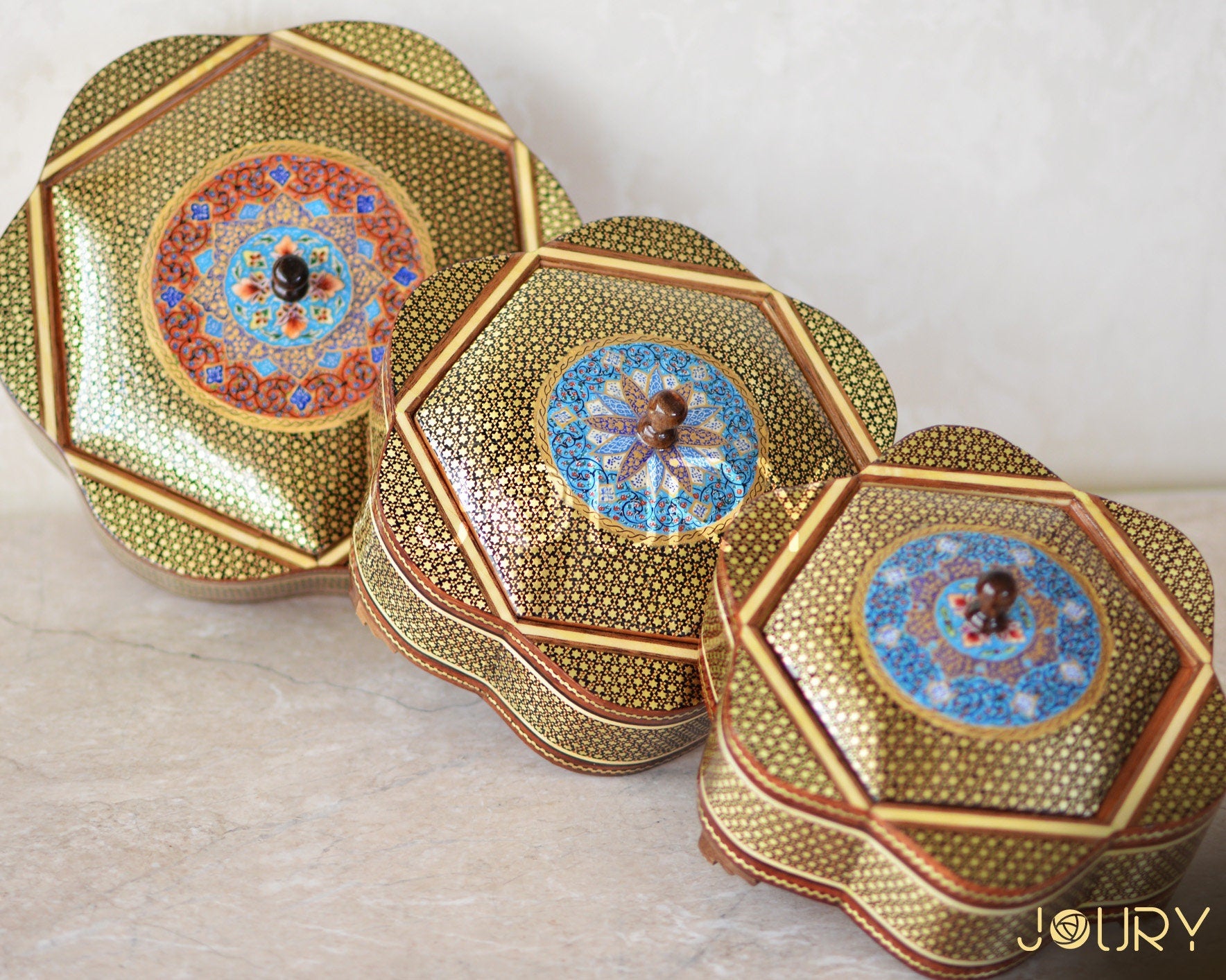 Hand-Painted Floral Mosaic Box with Copper Inlay (Round)